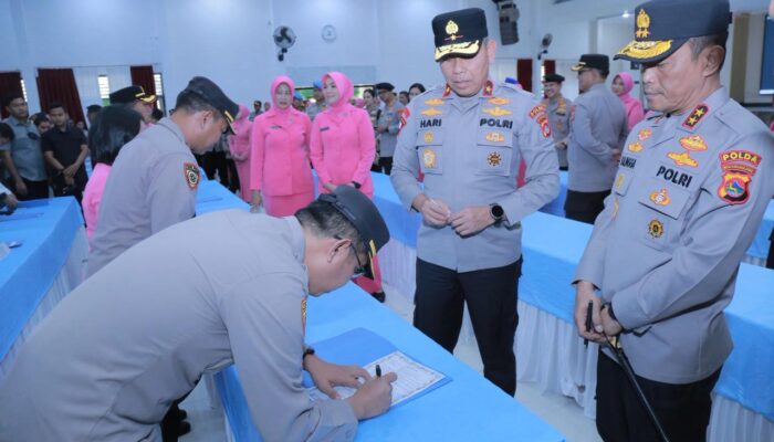 11 Ribu Polisi NTB Teken Pakta Antinarkoba, Disaksikan Istri dan Orang Tua