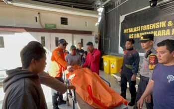 Korban Terseret Ombak Ditemukan Meninggal, Anindita Belum Ditemukan
