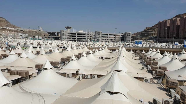 Kemenhaj Larang KBUH Pasang Atribut di Tenda Arafah-Mina