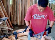 UMKM Mebel Sekotong Andalkan Telkomsel, Musabihis Raup Cuan dari Media Sosial