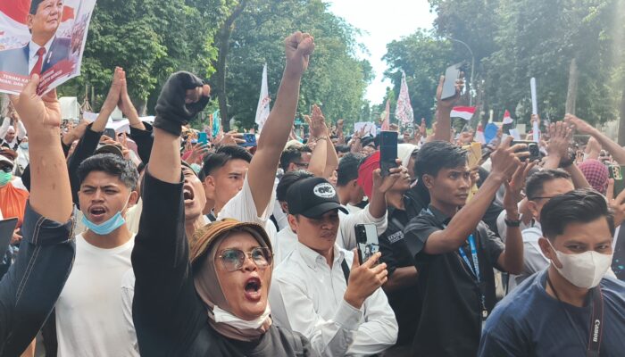 Dukungan Menggema! Ribuan Warga NTB Kawal Program Makan Bergizi Gratis Prabowo