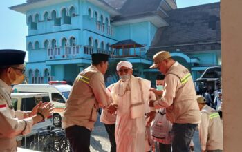 393 Jemaah Haji Lombok Tengah Resmi Dipulangkan dari Embarkasi Lombok