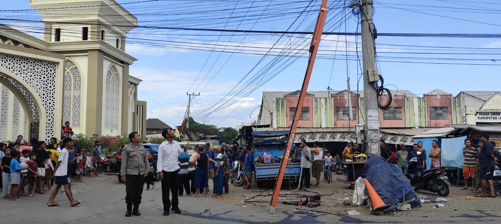 Petugas Mitra PLN Tewas Tersengat Listrik Saat Perbaiki Jaringan di Lombok Timur