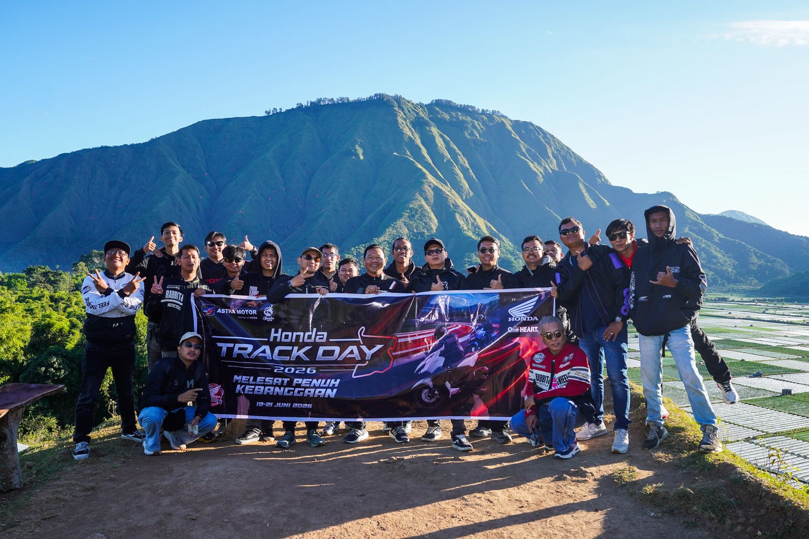 Dari Sembalun ke Mandalika, Komunitas Vario Nikmati Touring di Lombok