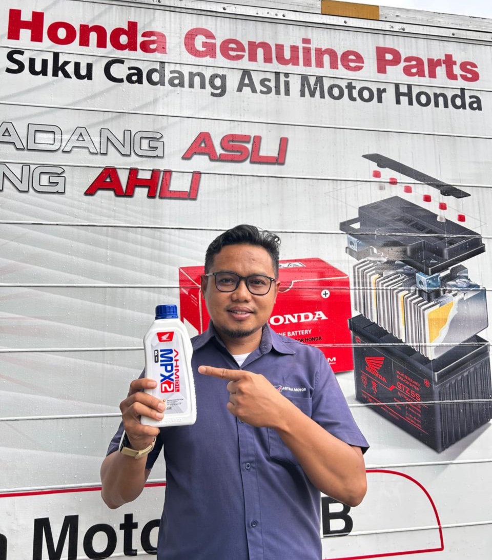 Pengguna Motor Wajib Tahu, Begini Cara Cek Oli AHM Asli