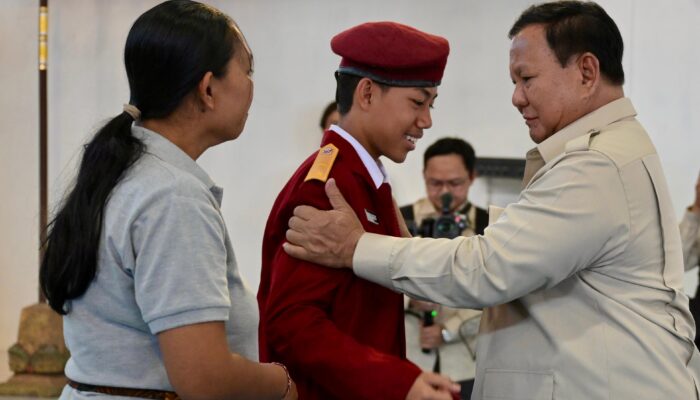 Prabowo Temui Siswa Sekolah Rakyat di Bali, Titip Pesan Putus Rantai Kemiskinan