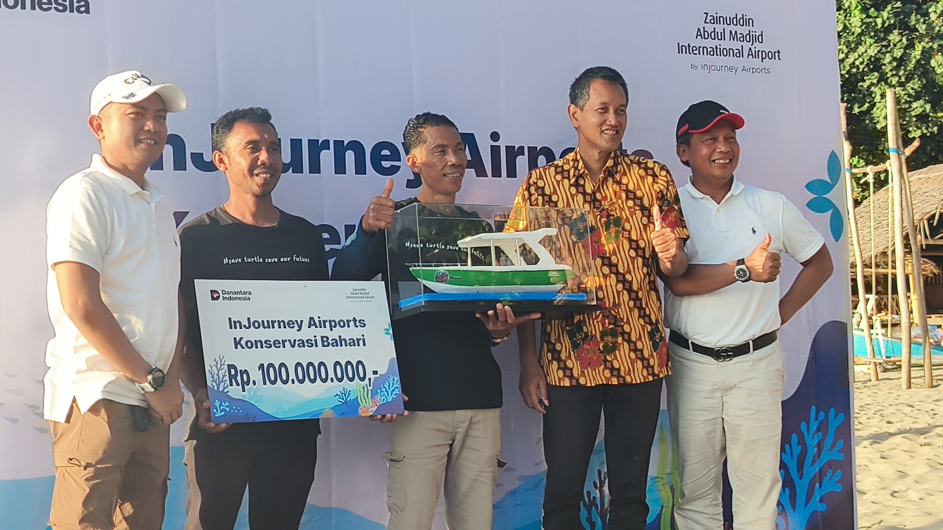 InJourney Airports Serahkan Kapal Patroli dan Perkuat Konservasi Bahari di Pantai Nipah Lombok Utara