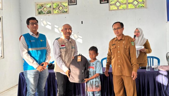 PLN NTB Bantu 21 Anak Yatim di Bima Sambut Tahun Ajaran Baru