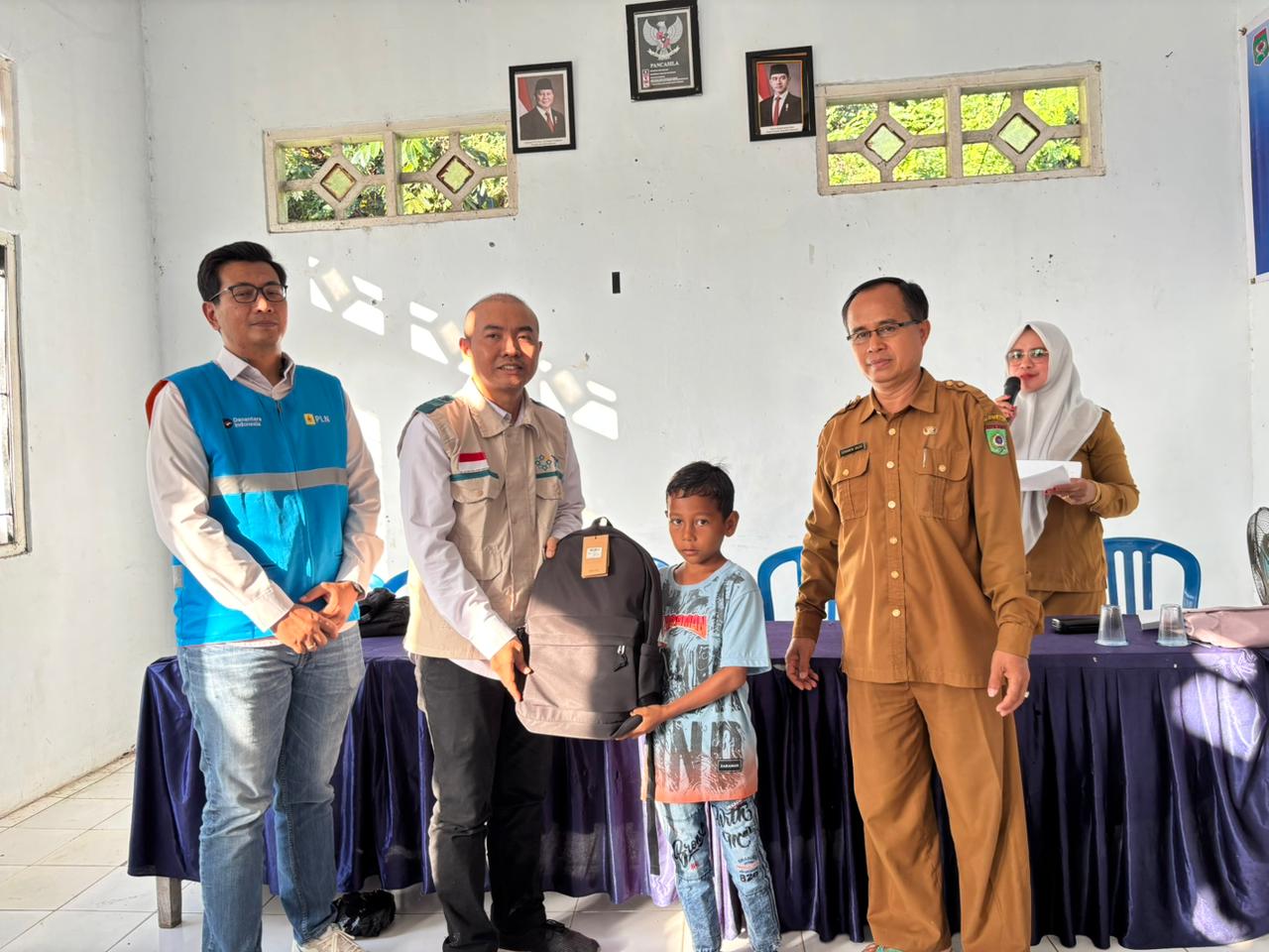 PLN NTB Bantu 21 Anak Yatim di Bima Sambut Tahun Ajaran Baru