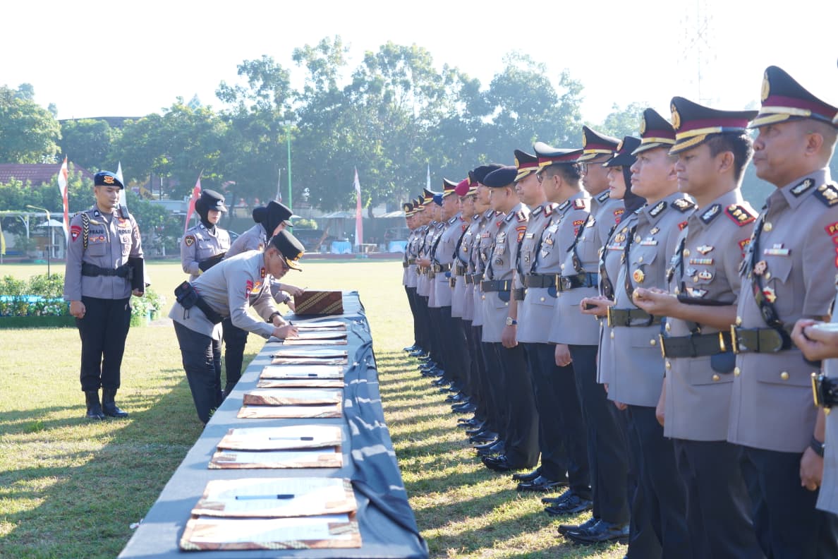Mutasi Besar Polda NTB, Empat Kapolres dan Delapan Pejabat Utama Berganti