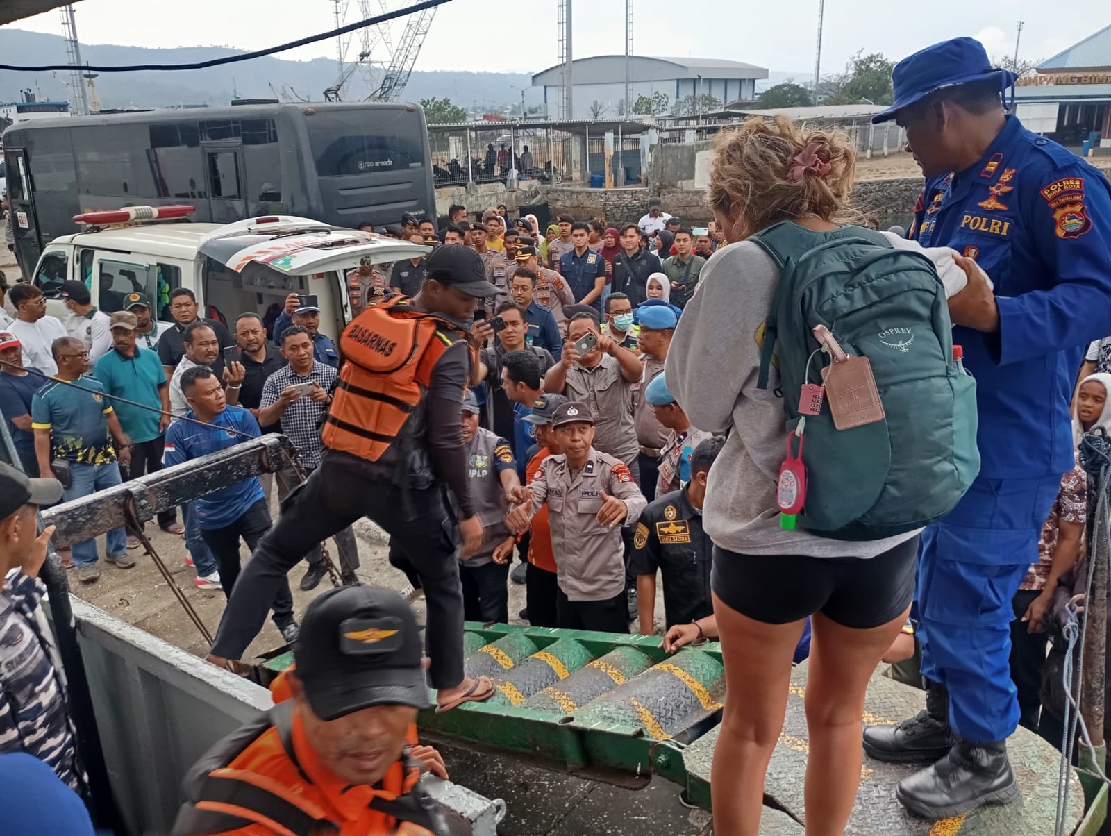 Kapal Armada Mulia Tenggelam, 45 Penumpang Selamat