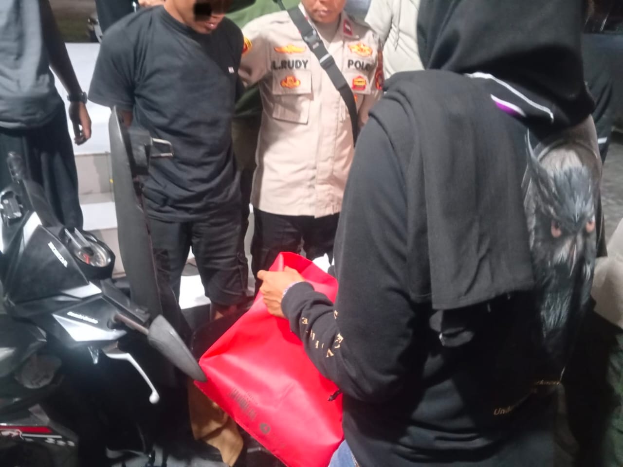 Kurir Sabu Antar Pulau Ditangkap, Polisi Sita Tiga Paket Besar di Pelabuhan Kayangan