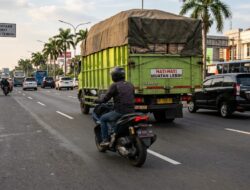 Jangan Selalu Berada di Tengah Lajur, Posisi Berkendara yang Tepat Dapat Mengurangi Risiko Kecelakaan
