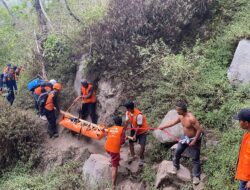 Detik-Detik Evakuasi Pendaki Rinjani dari Jurang 100 Meter