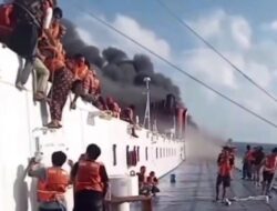 KM Mutiara Sentosa 2 Terbakar di Perairan Sumenep, Penumpang Panik Kenakan Pelampung