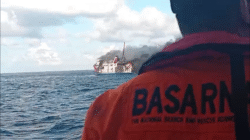 Kapal Terbakar di Selat Lombok, Lima Penumpang Masih Hilang