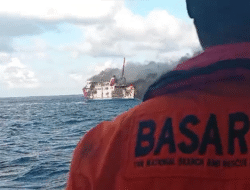 Kapal Terbakar di Selat Lombok, Lima Penumpang Masih Hilang
