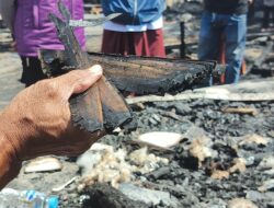 Naskah Kuno Sasak Ikut Musnah dalam Kebakaran Rumah Adat Sade