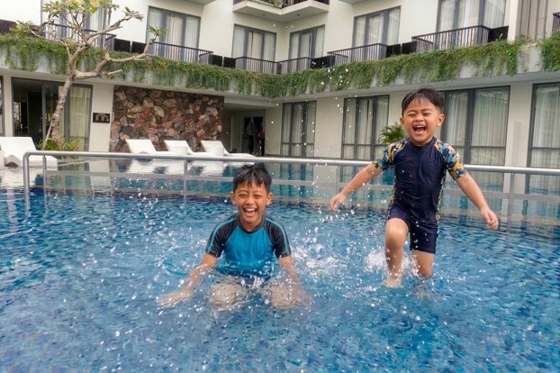 Aston Inn Mataram Bagi Popcorn Gratis, Weekend Makin Seru