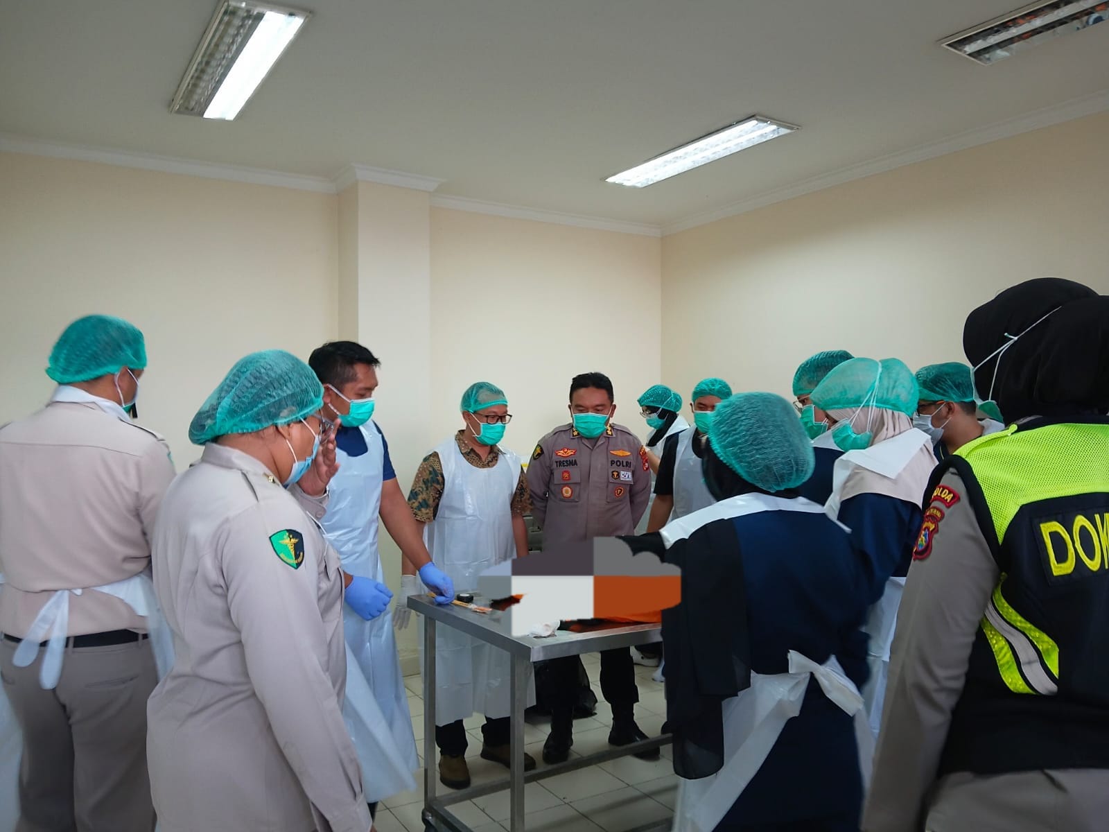 Tim DVI Identifikasi Korban Kebakaran Kapal Putri Yasmin