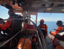 Tim SAR Perluas Pencarian Korban Kapal Terbakar di Selat Lombok