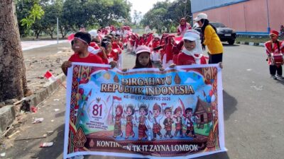 TK IT ZAYNA Lombok Kobarkan Semangat Merah Putih di Pawai Karnaval Pujut