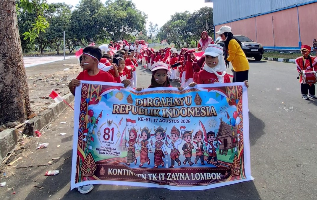TK IT ZAYNA Lombok Kobarkan Semangat Merah Putih di Pawai Karnaval Pujut