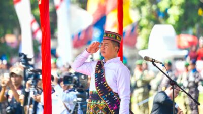 Gubernur NTB Pakai Adat Manggarai Saat Upacara HUT ke-81 RI