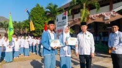 MAN Lombok Barat Beri Beasiswa Komite untuk Ketua dan Wakil Ketua ORSIMA Terpilih