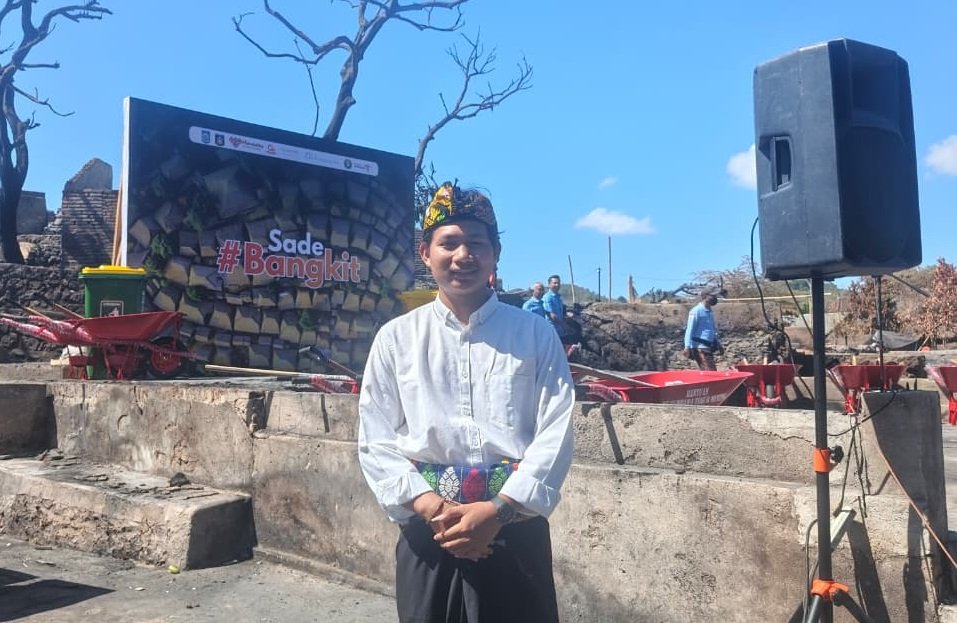 Sade Bangkit! Tradisi Nyemulak Jadi Simbol Pulih Usai Kebakaran
