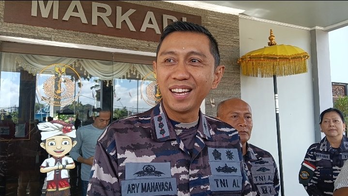 Arya Wedakarna Hadiri Miss Equality World, Ajudan TNI AL Disorot