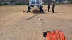 Helikopter Water Bombing Gempur Api TPA Putri Cempo