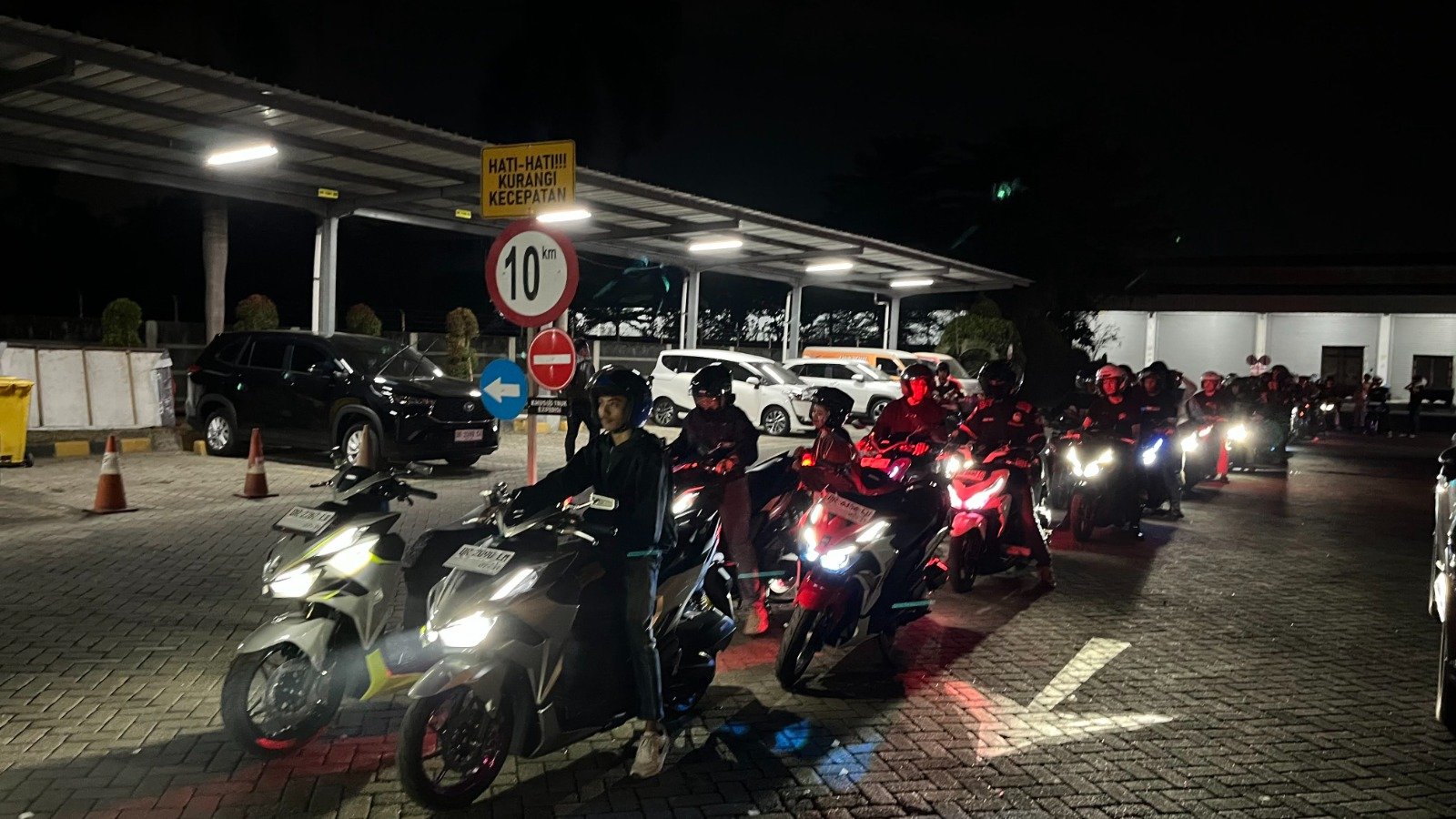 Astra Motor NTB Gelar Vario Evo Night Ride Perkuat Solidaritas Komunitas