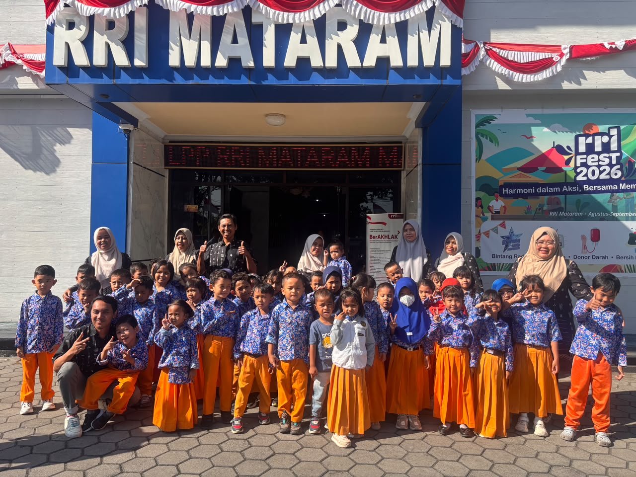 Siswa TK Semai Harapan Bangsa Kunjungi LPP RRI Mataram