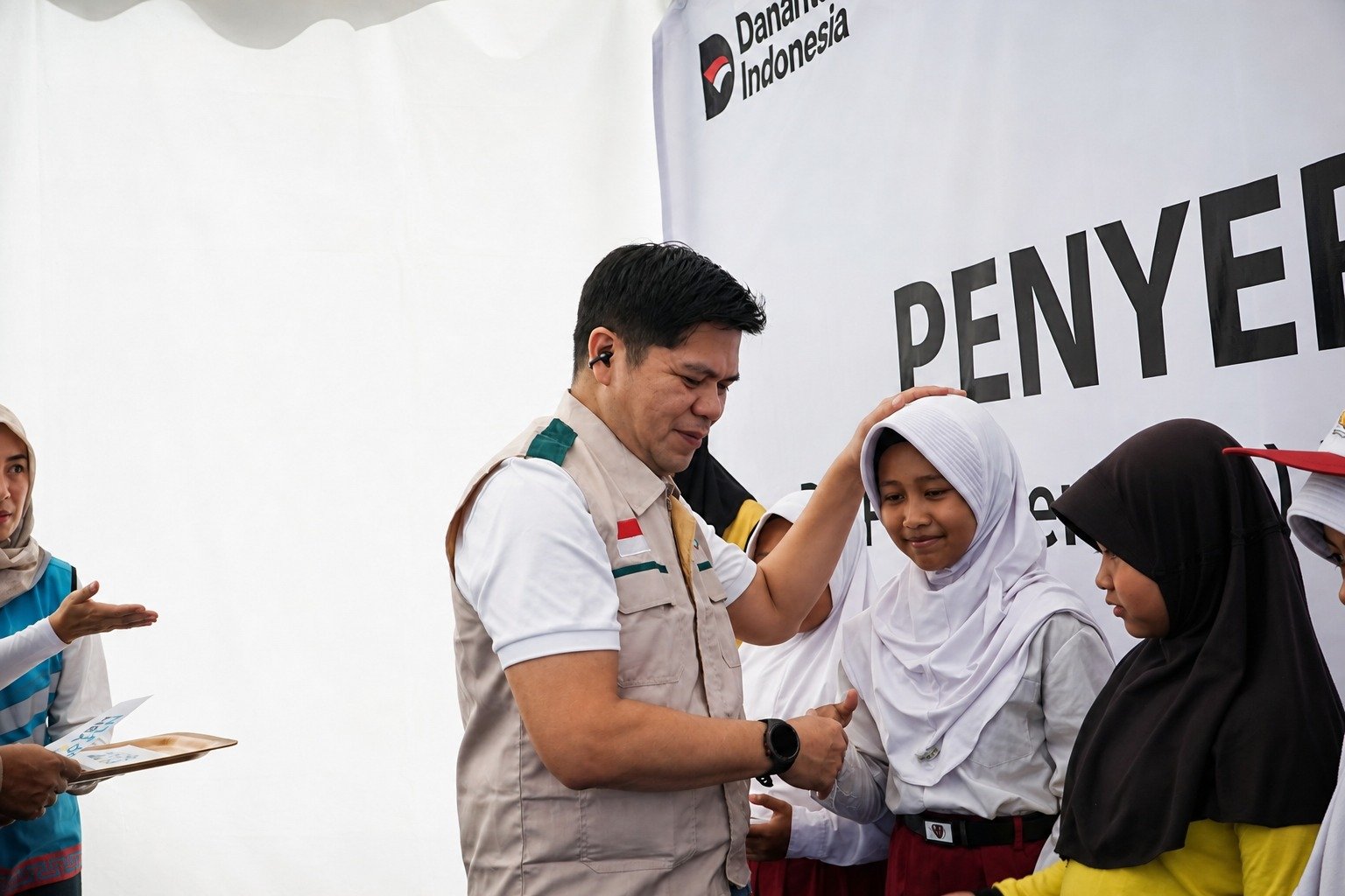 PLN Santuni Guru Ngaji dan Anak Yatim di Mandalika