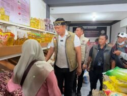 Cek Pasar di Mataram, Dirut Bulog Pastikan Harga Pangan Stabil