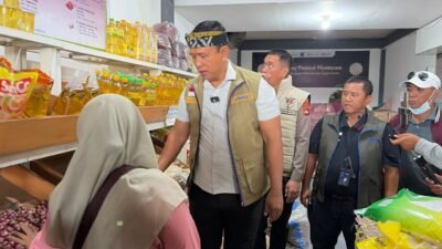 Cek Pasar di Mataram, Dirut Bulog Pastikan Harga Pangan Stabil