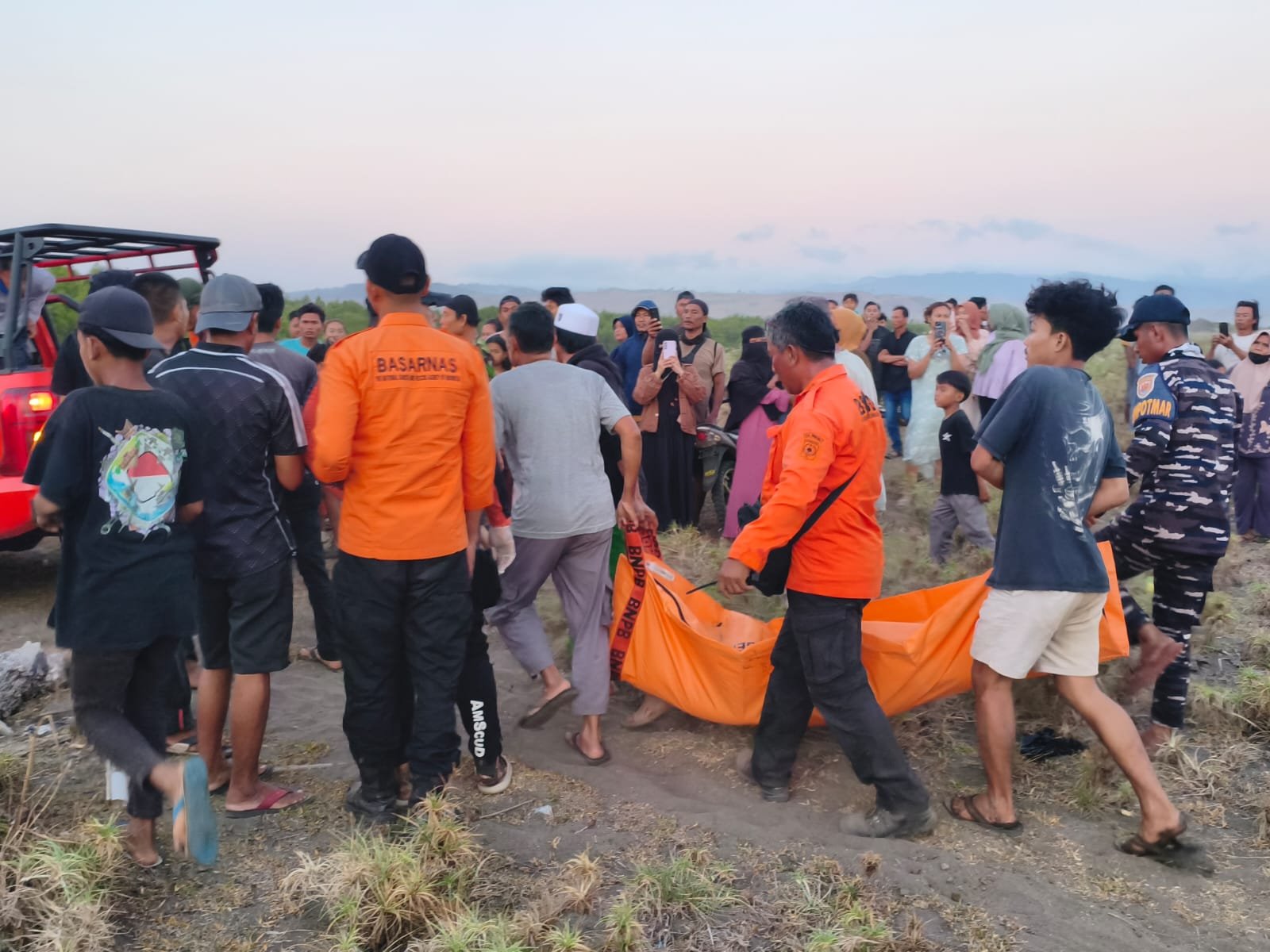 Tragedi Pantai Batu Pampang: 3 Wisatawan Tewas, 1 Masih Dicari