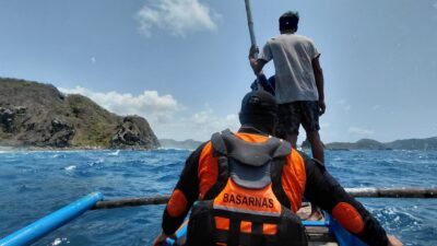Pemancing Hilang Jatuh dari Tebing Pantai Lancing