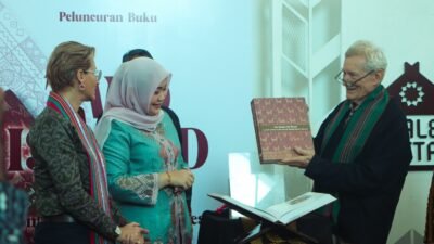 Umi Dinda Dorong Wastra NTB Mendunia, Australia Siapkan Beasiswa Museum
