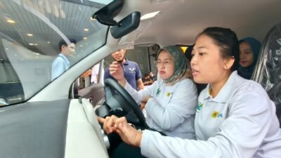 PLN Mataram Genjot Edukasi Kendaraan Listrik, Peserta Jajal Langsung